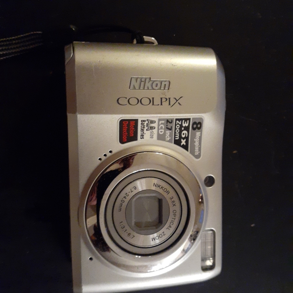 Nikon Coolpix 8 MP Digital Camera - Silver.Retails for $100